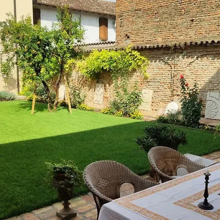 La Casa Nel Borgo Bed & Breakfast